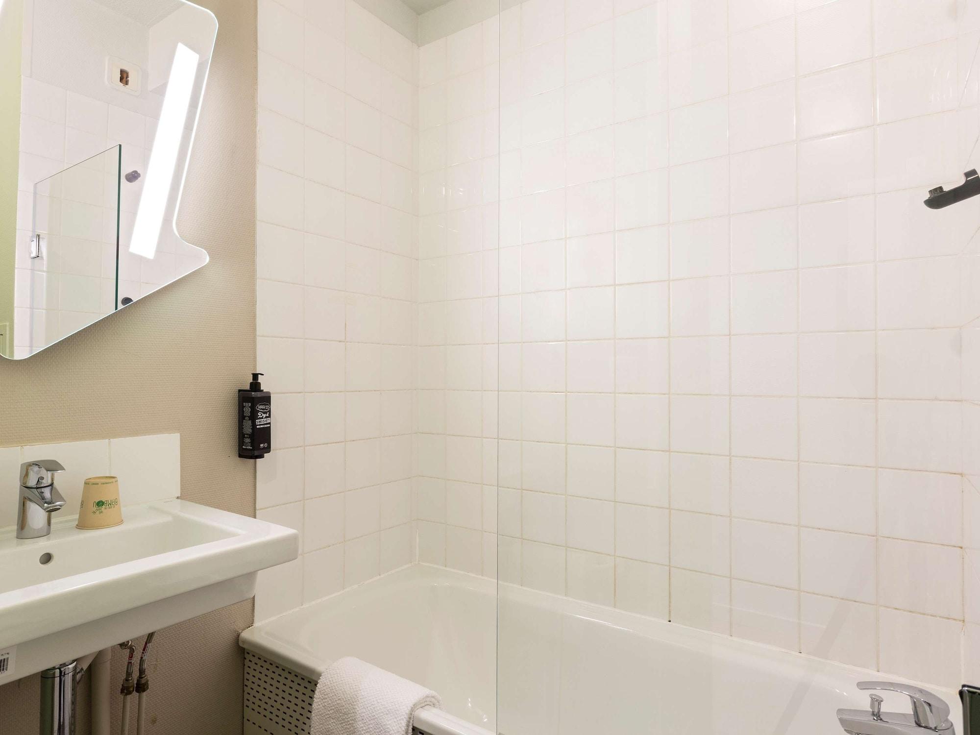 Ibis Budget Bourgoin Jallieu Centre Eksteriør bilde